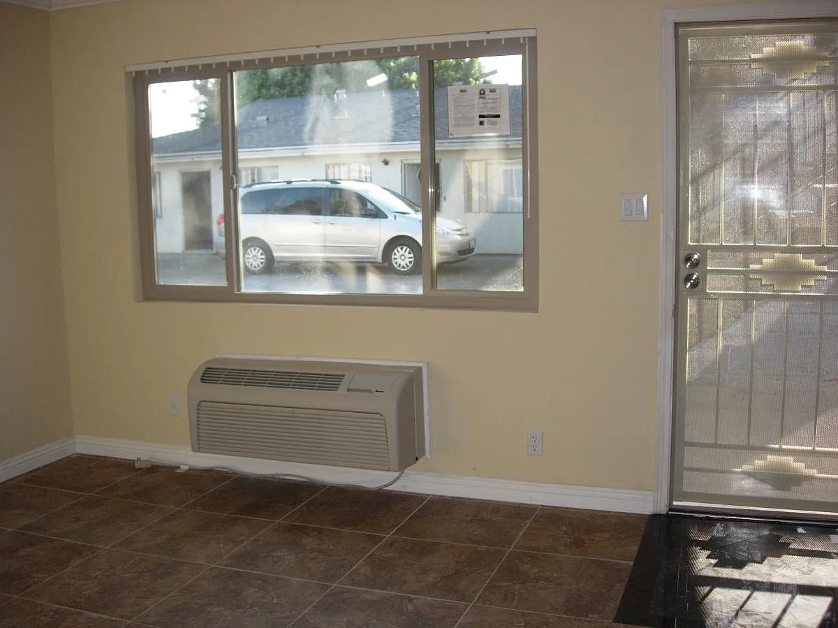 8181 Whitaker St — Photo 2