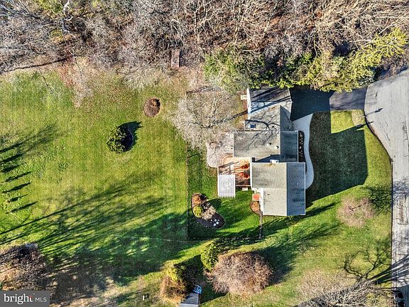 2nd image of 510 Woodview Dr