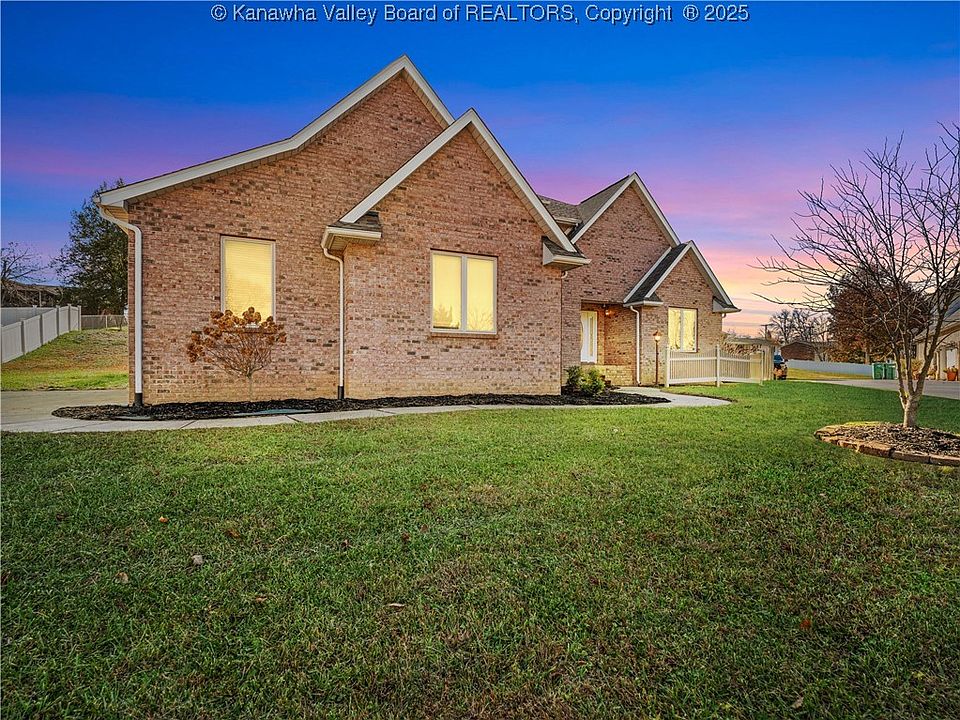 1st image of 231 Glen Oaks Ct