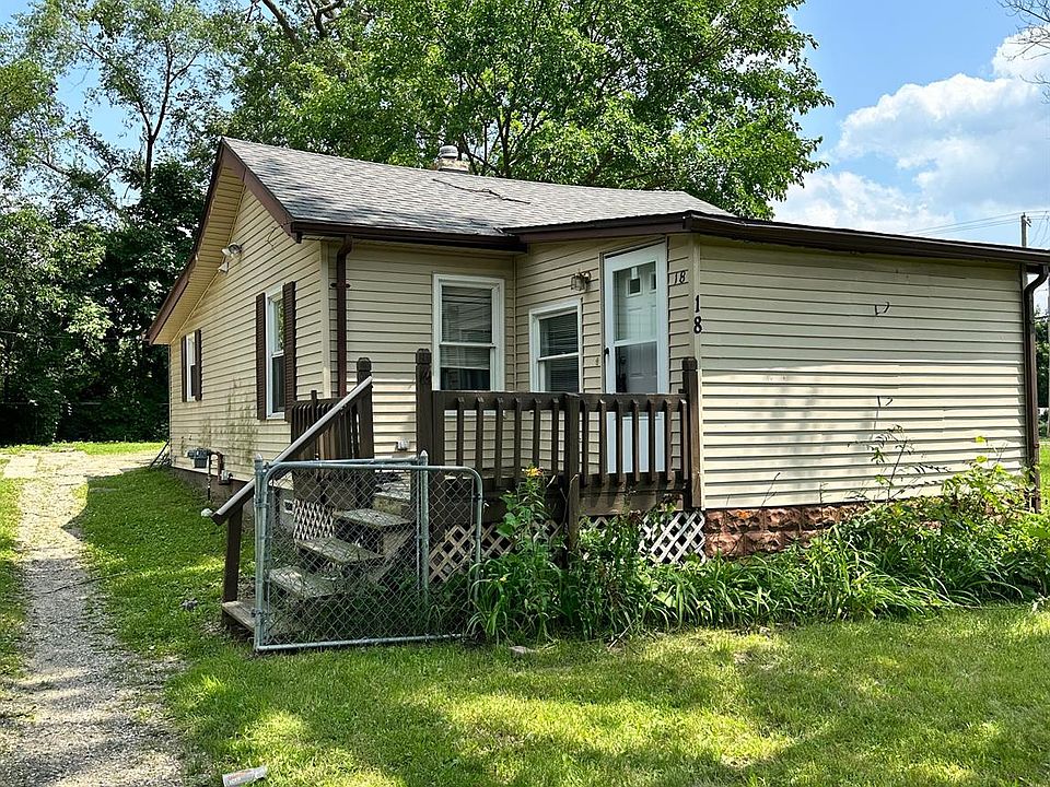 1st image of 18 Crescent Dr