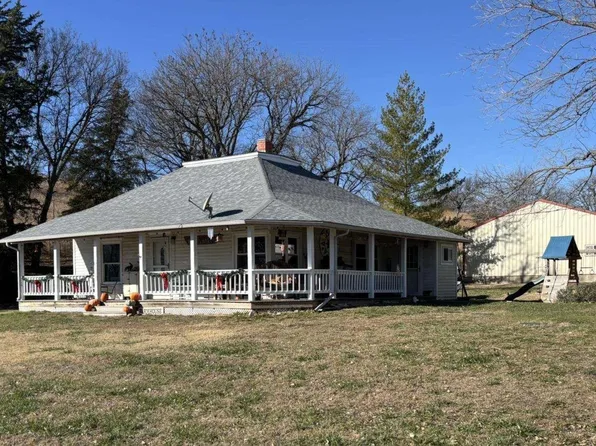 546 Ef Rd, Cedar Point, KS 66843