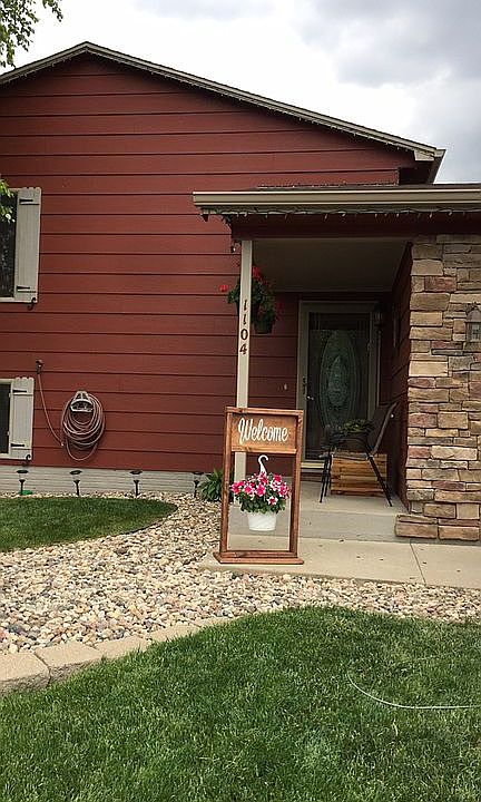 2nd image of 1104 N Homestead Cir