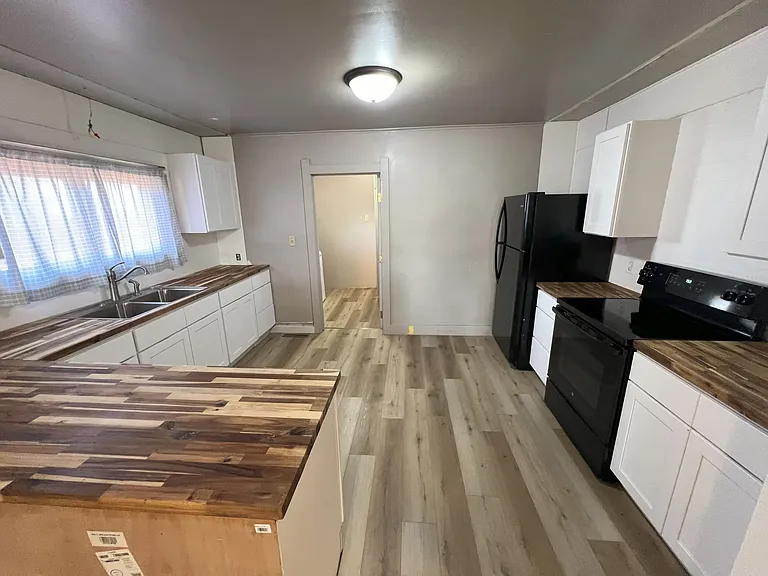 114 W Jefferson Ave — Photo 3
