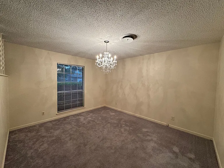 605 Bellaire Dr — Photo 9