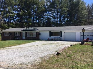 1342 Union Hill Rd, Hendersonville, NC 28792