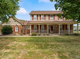 1895 Cedarwood Trl, Belleville, IL 62226