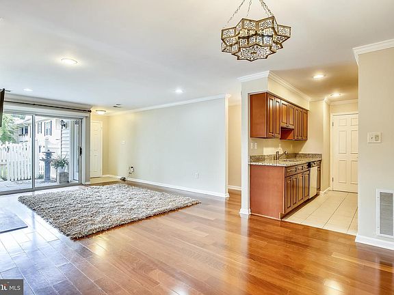 5th image of 10204B Willow Mist Ct #38