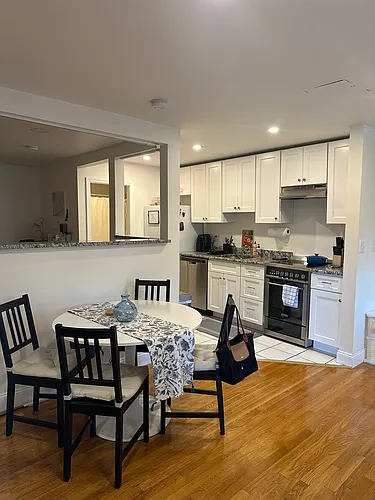 1 Gladstone St #1 Photo 1