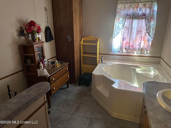 5th image of 4132 Bouie Mill Rd NW