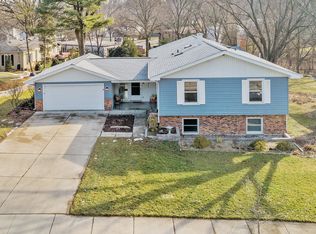 1211 Brookside Ln, Downers Grove, IL 60515