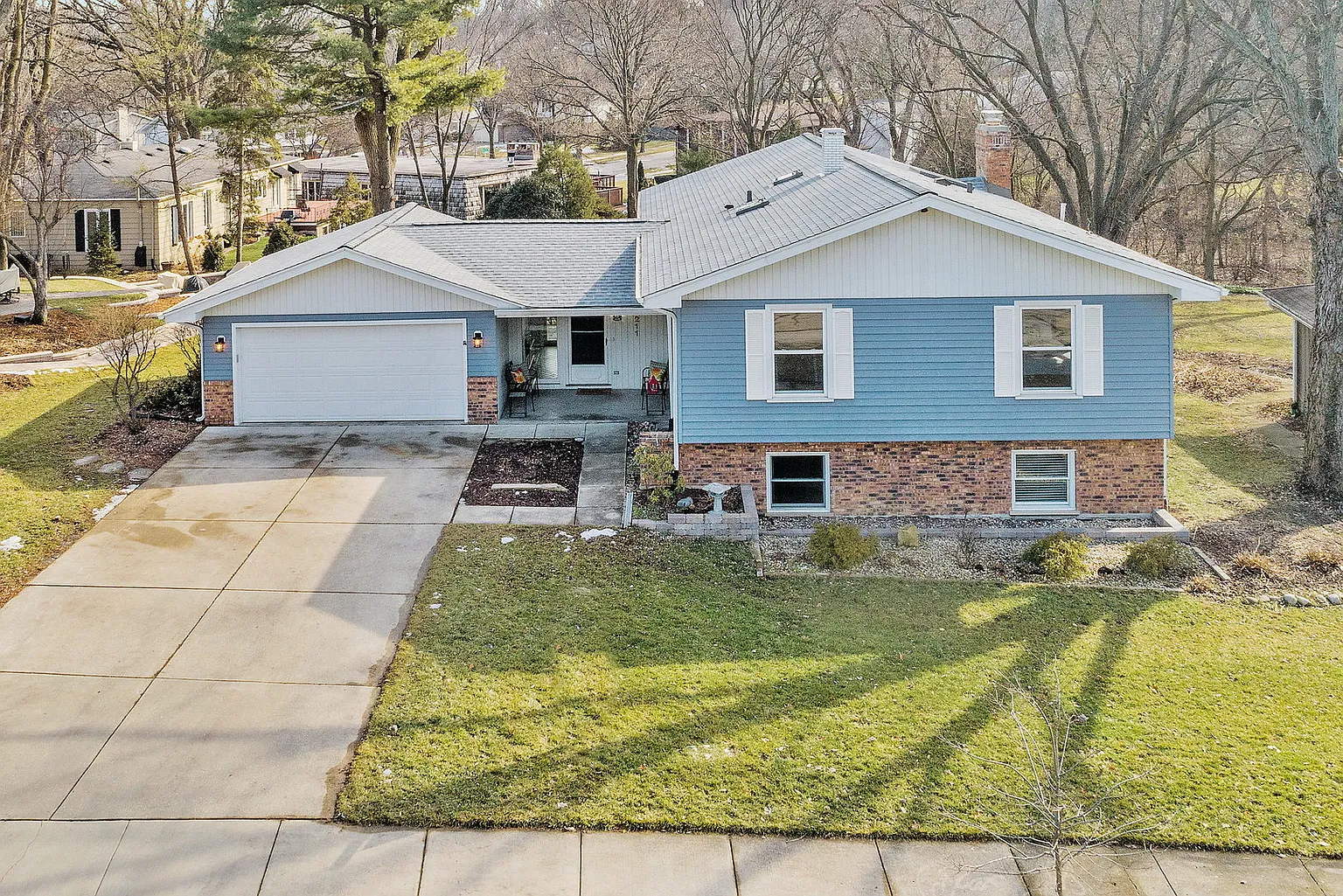 1211 Brookside Ln photo 1