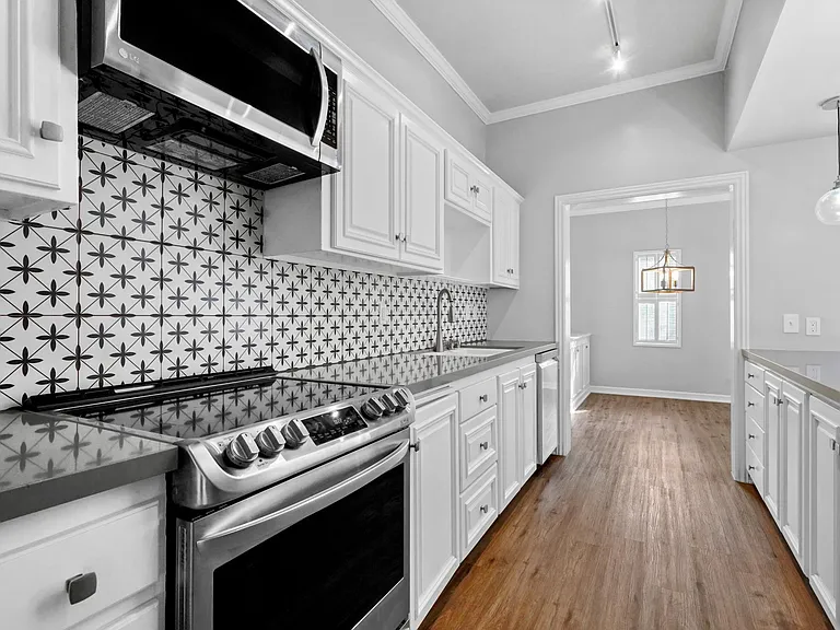960 San Pasqual St #104 — Photo 4