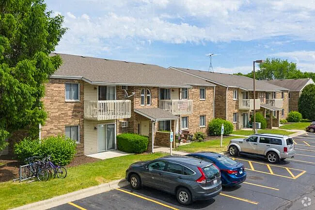 Fawn Ridge Apartments — Photo 6
