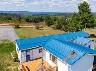 5386 Pious Ridge Rd, Berkeley Springs, WV 25411