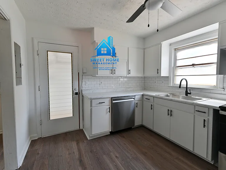 2908 Urban Ave — Photo 22