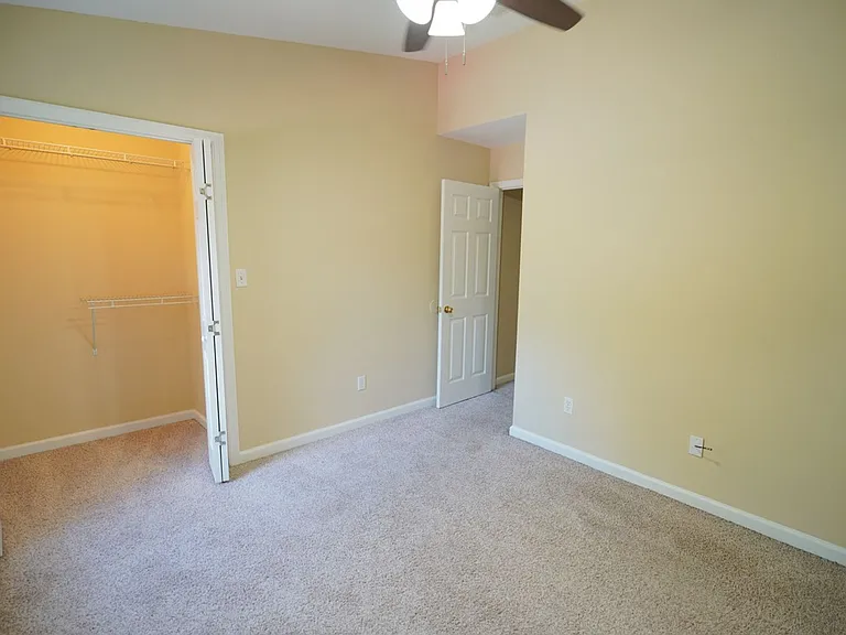 847 W Georgia St — Photo 17