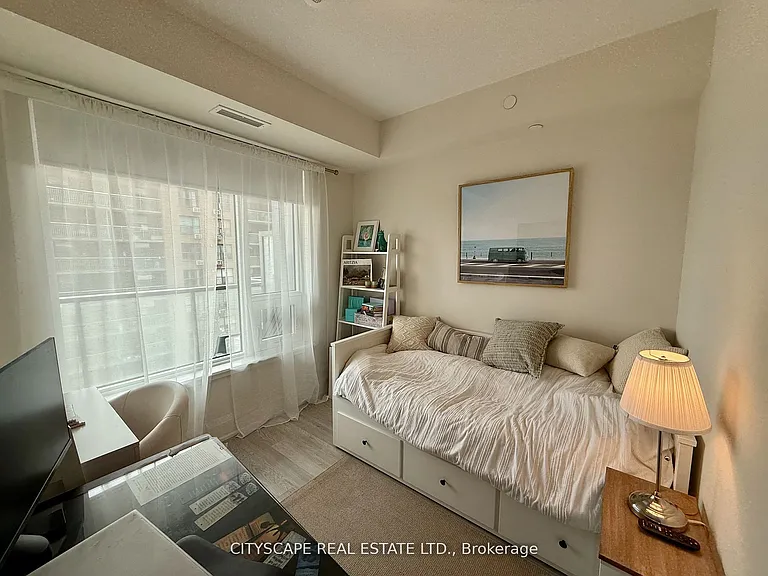 212 King William St #603 — Photo 14