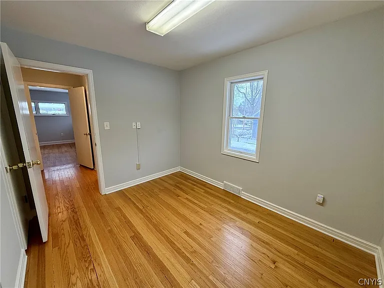 223 Cleveland Blvd — Photo 33