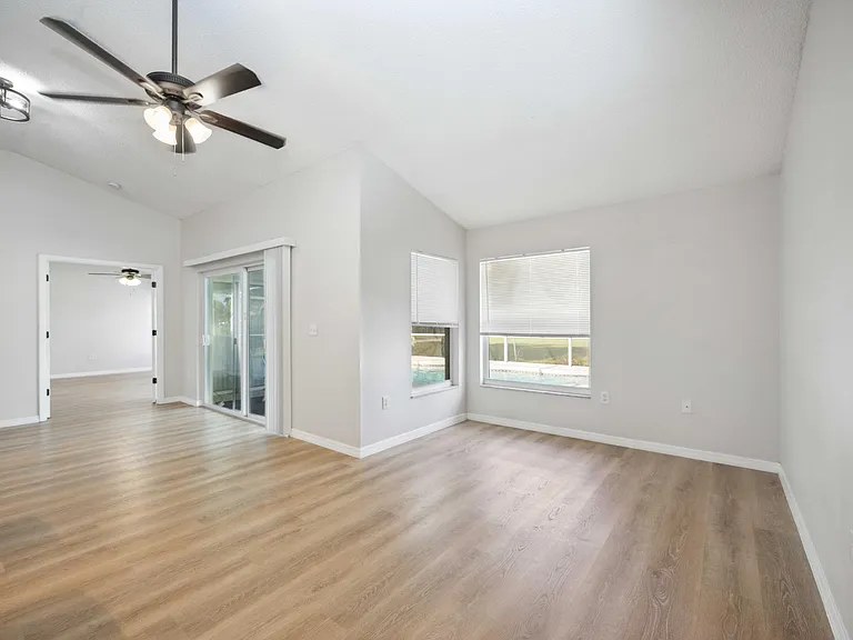 4107 11th Ave E — Photo 30