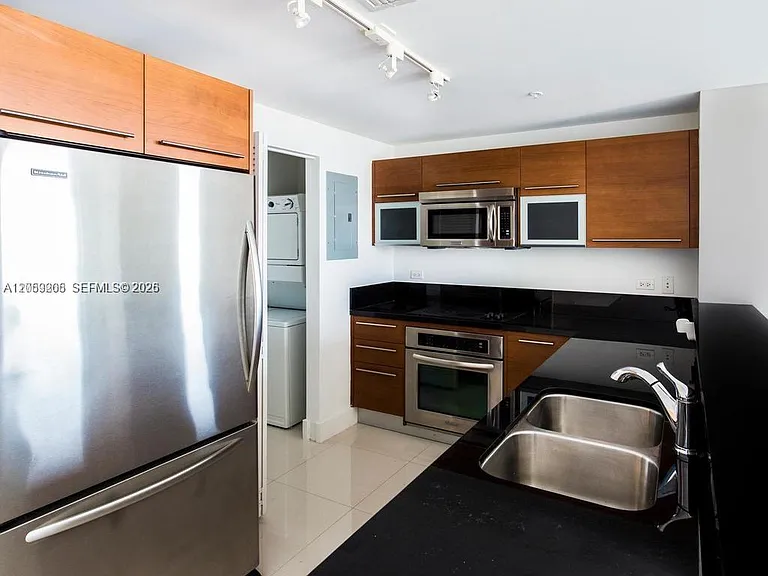 244 Biscayne Blvd #1202 — Photo 7