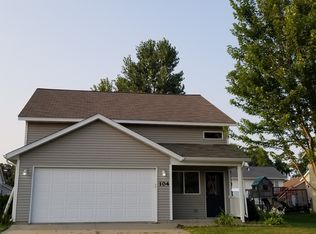 104 Cheetah Ln, Mankato, MN 56001