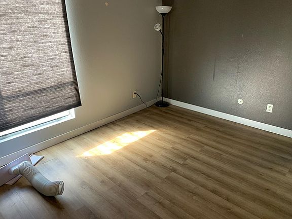 3rd image of 504 N Columbine St