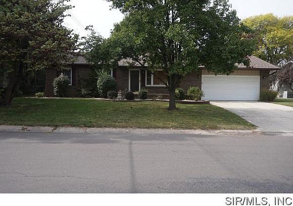 1st image of 201 E Airwood Dr