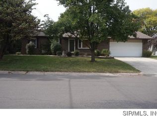 201 E Airwood Dr, East Alton, IL