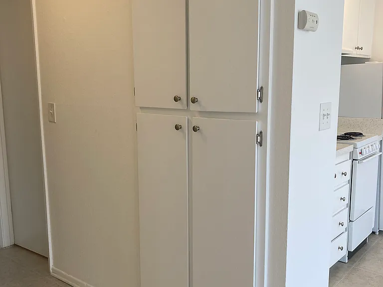 321 S Sherbourne Drive — Photo 21