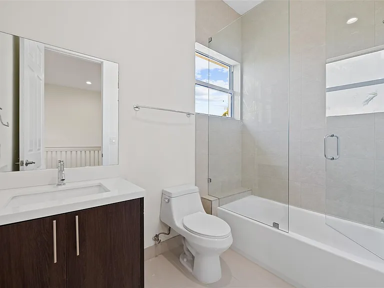 1434 SW 4th Ave #1434 — Photo 13