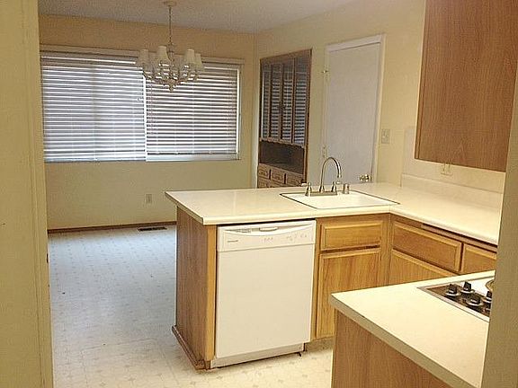 3rd image of 617 Jacobs St