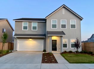 920 Everglade Ave, Clovis, CA 93619