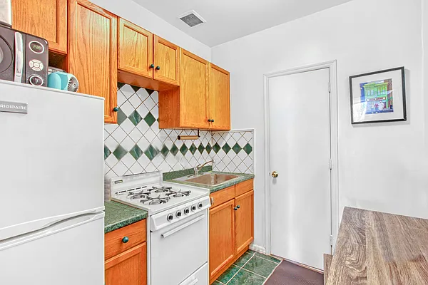 Rented by Douglas Elliman | media 5