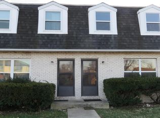 282 Aaron Ct APT B, Mascoutah, IL