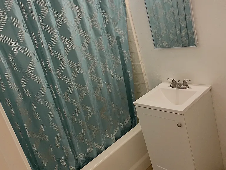 1126 1/2 Barlow St — Photo 5