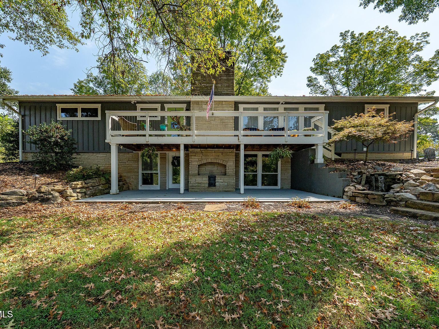 545 Forestdale Rd — Ridgefields Country Club