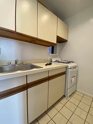 Rented by Douglas Elliman | media 16