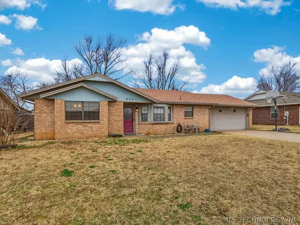 2001 Stonehenge Dr, Bartlesville, OK 74006