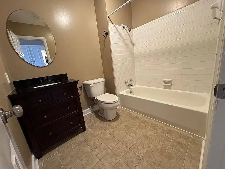 311-2 E 19th St SW #5-6-9 — Photo 5