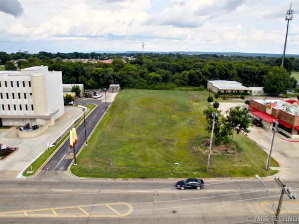 104 N York St, Muskogee, OK 74403