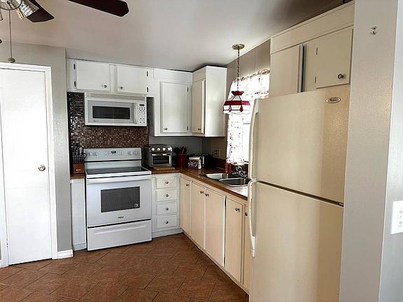 5th image of 3204 Junction Cir