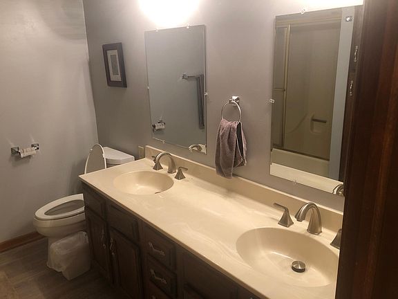 5th image of 1082 Lake Valley Dr #1