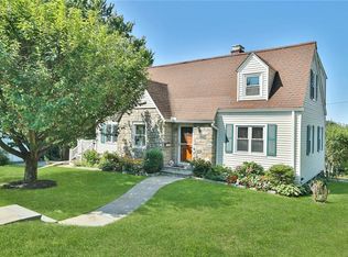 12 Iroquois Rd, Ossining, NY 10562