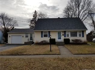 155 Meadowbrook Rd, Stratford, CT 06614