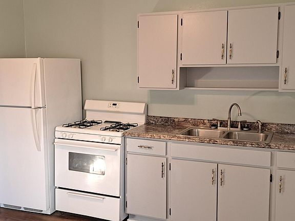 3rd image of 1863 Barth Ave