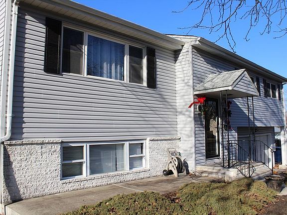 2nd image of 20 Shelly Dr
