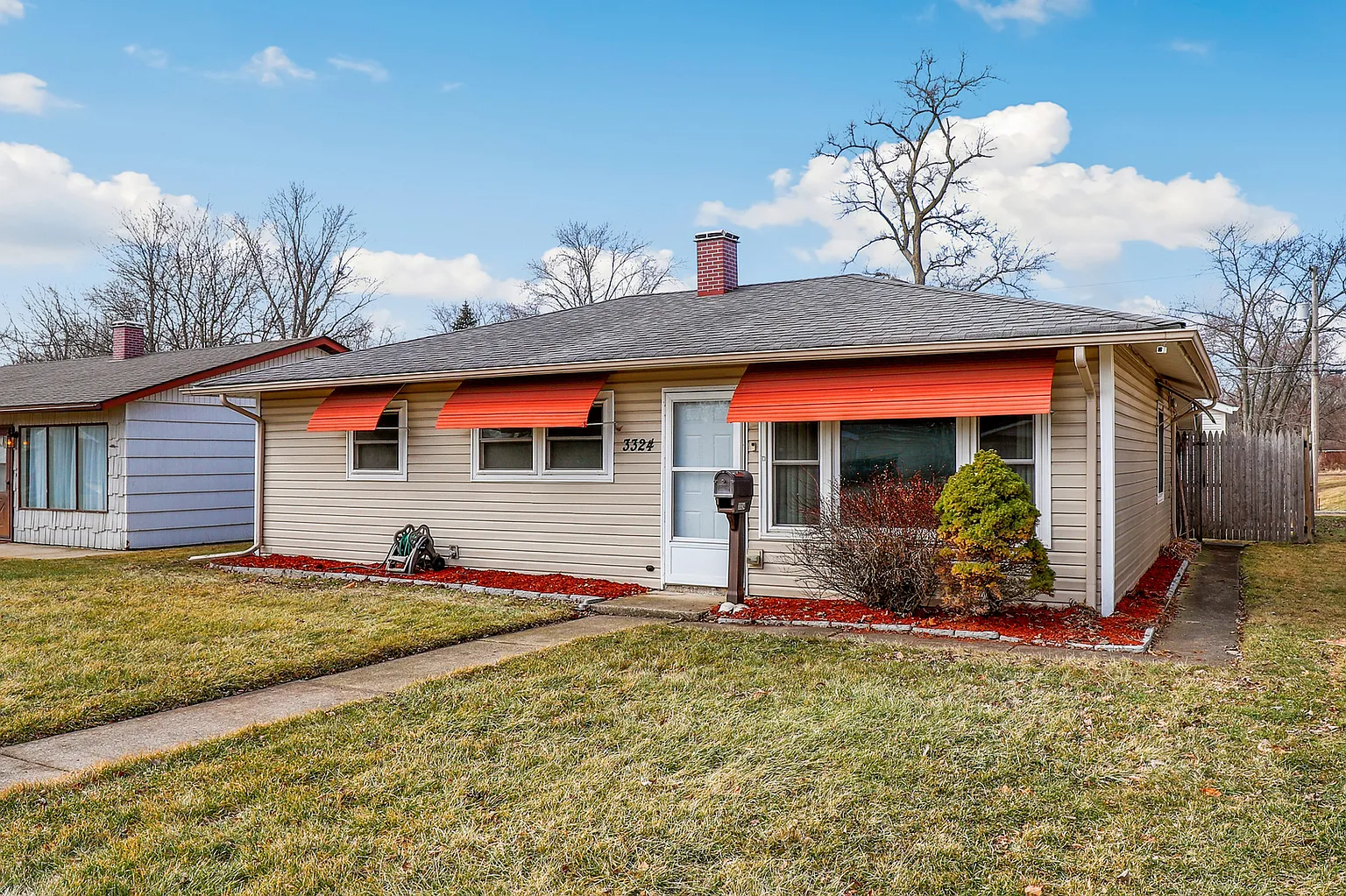 3324 Lynwood Ave photo 1