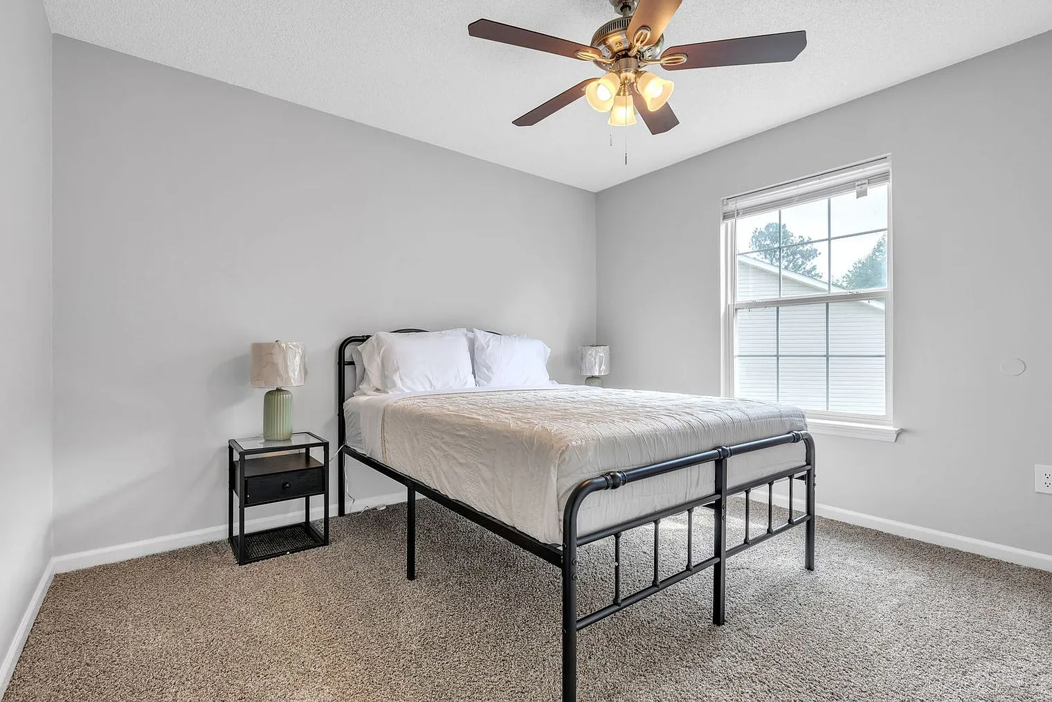 2 bed, 2.0 bath, 1044 sqft, $2,011 — Photo 4