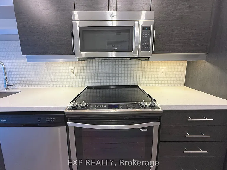 400 Adelaide St E #702 — Photo 4