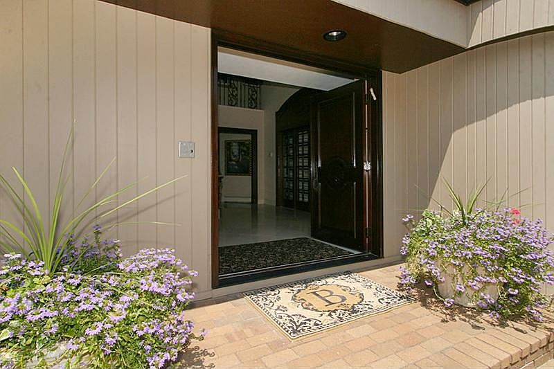 1st image of 25 Clearmeadow Ln